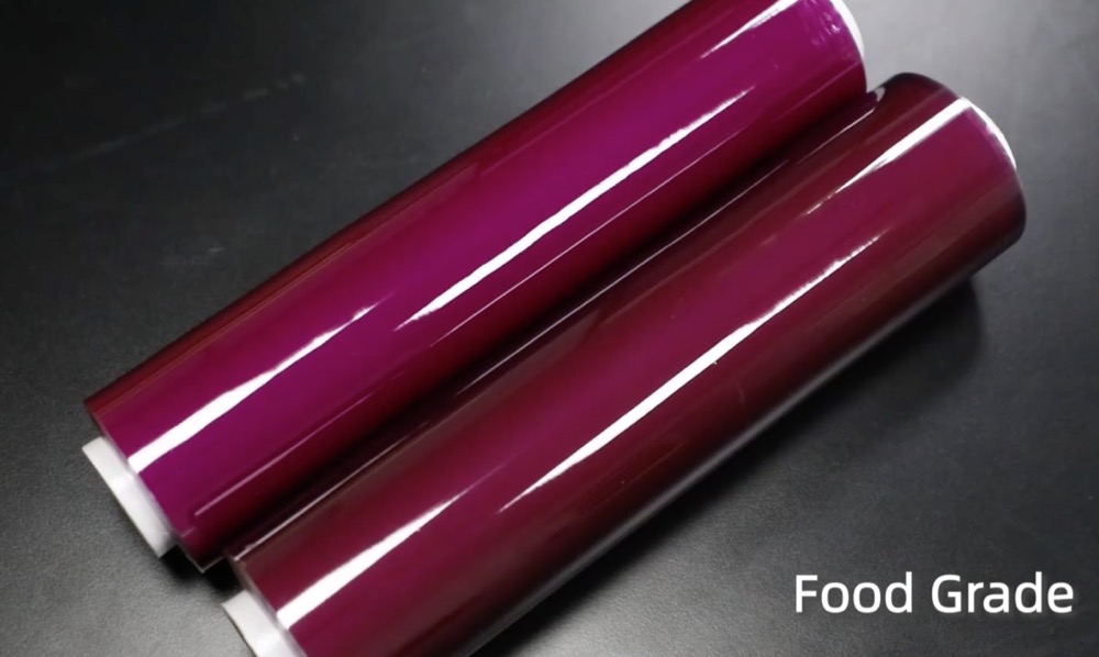 هل يمكنك وضع فيلم التشبث في الميكروويف؟