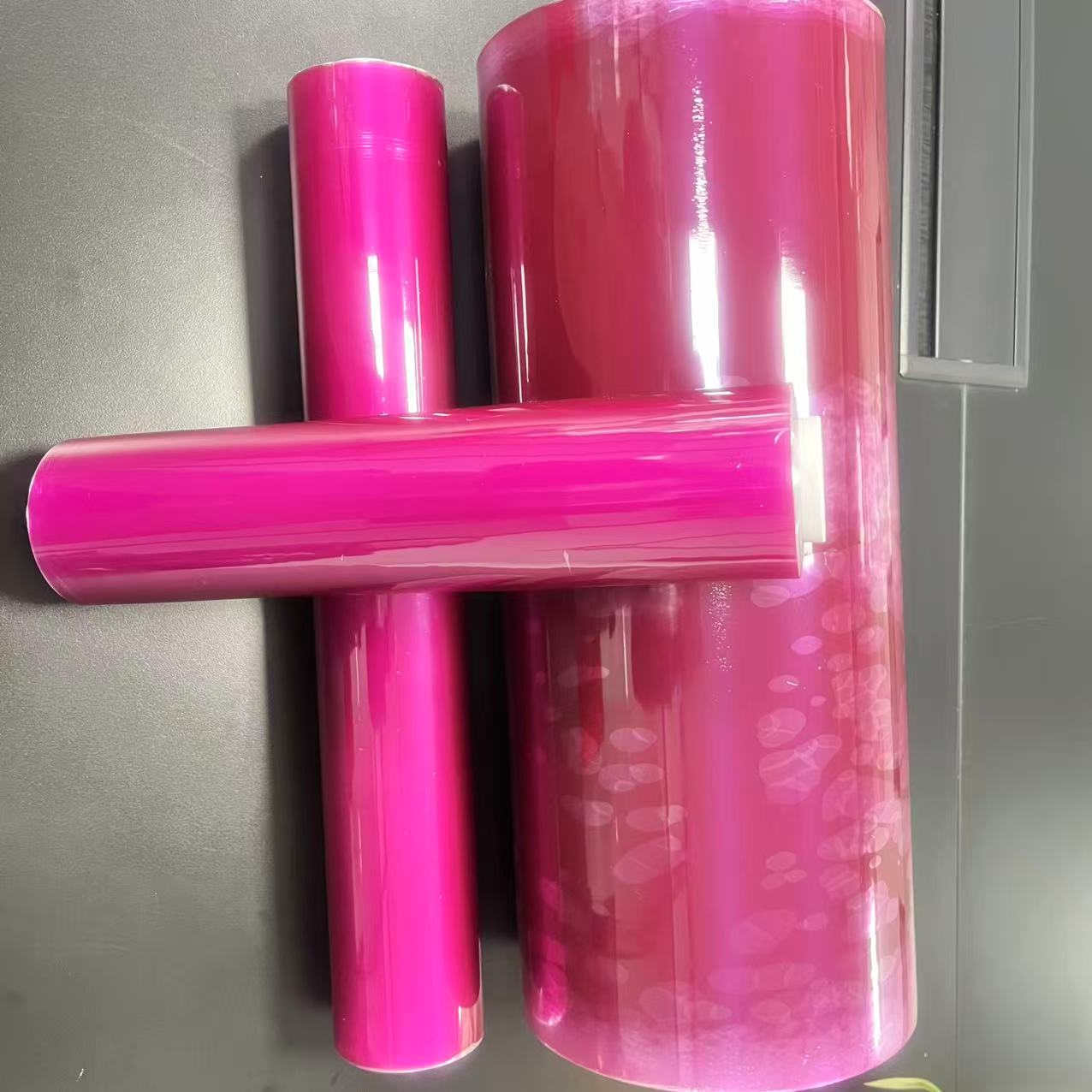 الغذاء الصف الأرجواني اللون التشبث التفاف الفيلم الحفاظ على لفة التفاف البلاستيك البلاستيكية الطازجة لتغليف المواد الغذائية لفة جامبو