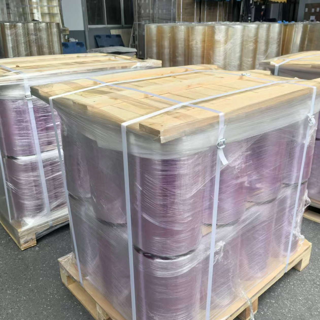 اللون الأرجواني لينة مكافحة الضباب PVC الغذاء تمتد فيلم التشبث فيلم جامبو رول لتغليف المواد الغذائية